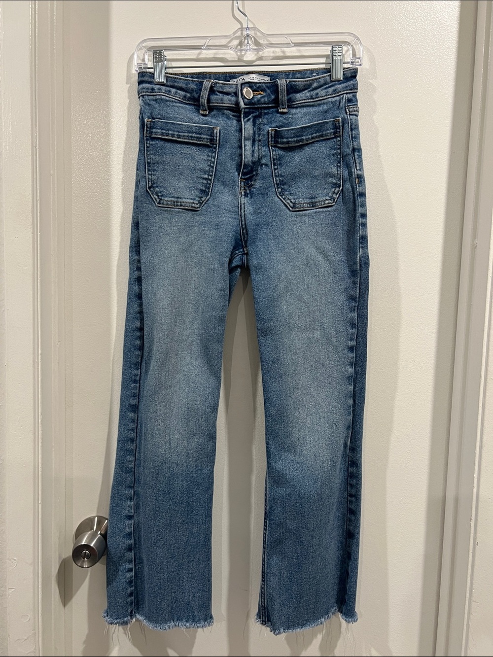 Zara Light Blue Cropped Straight Jeans with Frayed Hem size 2
